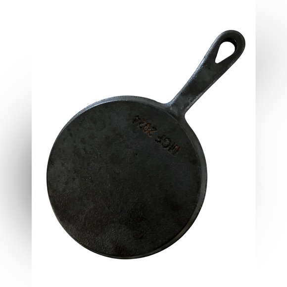 5 Inch Round Cast Iron Skillet - Picture 2 of 3